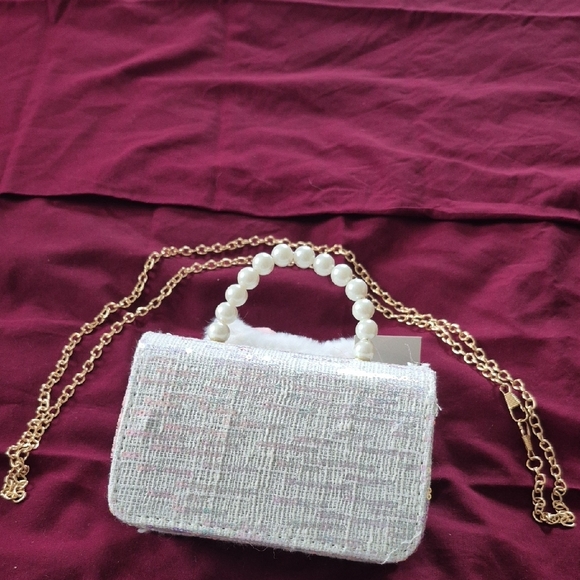 Hello Kitty White and Pink Clutch Rare. Very Firm On Price - Picture 4 of 7